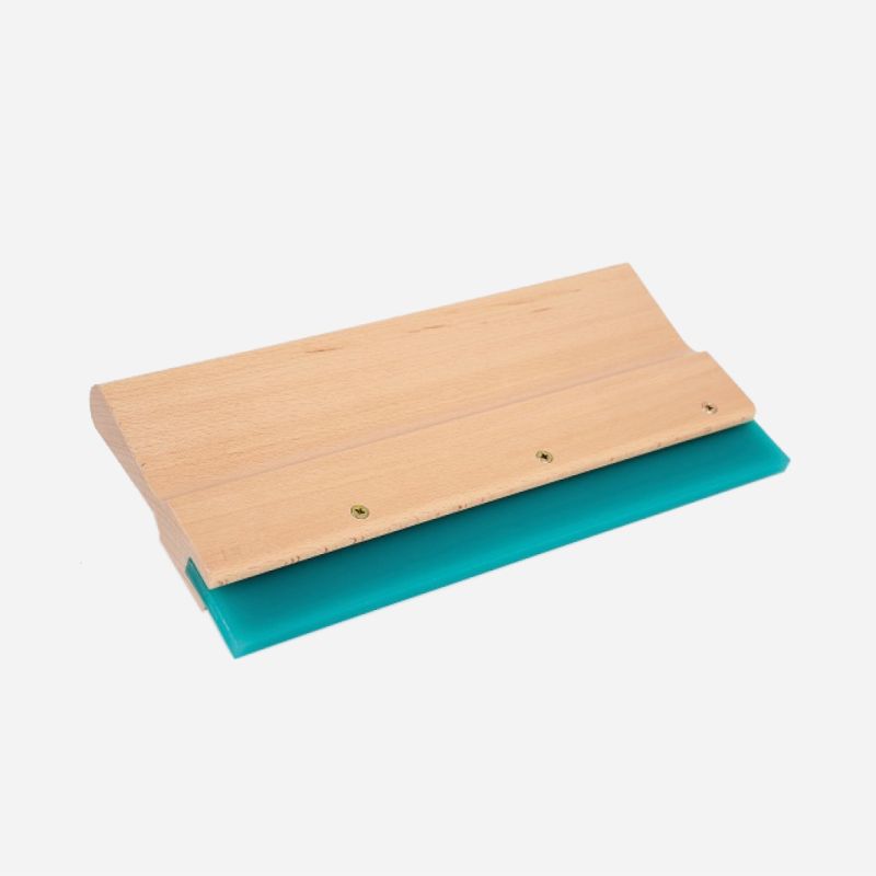 WOODEN HANDLE SQUEEGEE MEDIUM BLADE