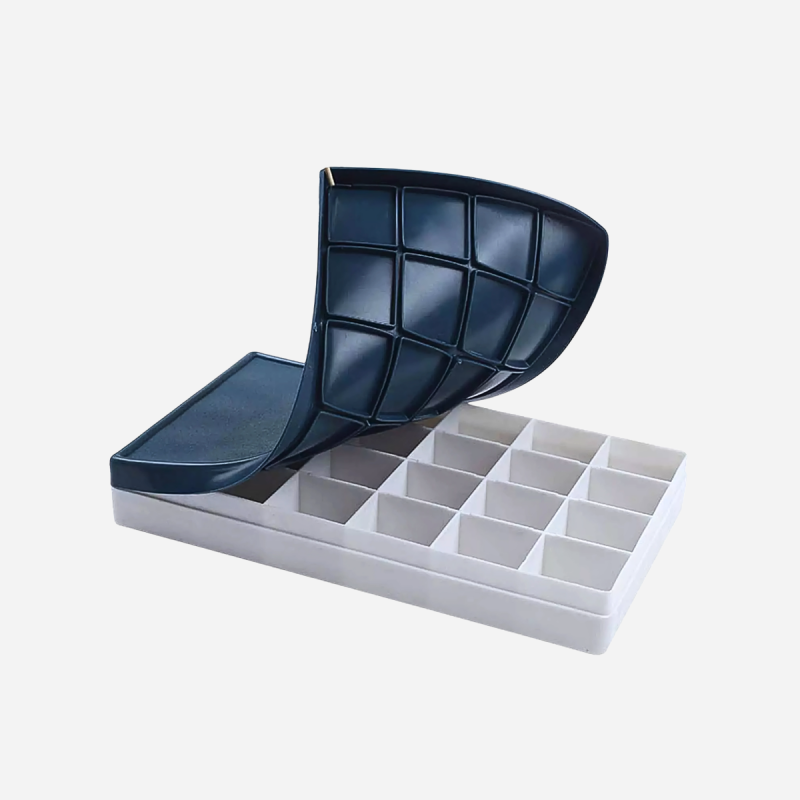 24 WELL PAINT PALETTE WITH LID